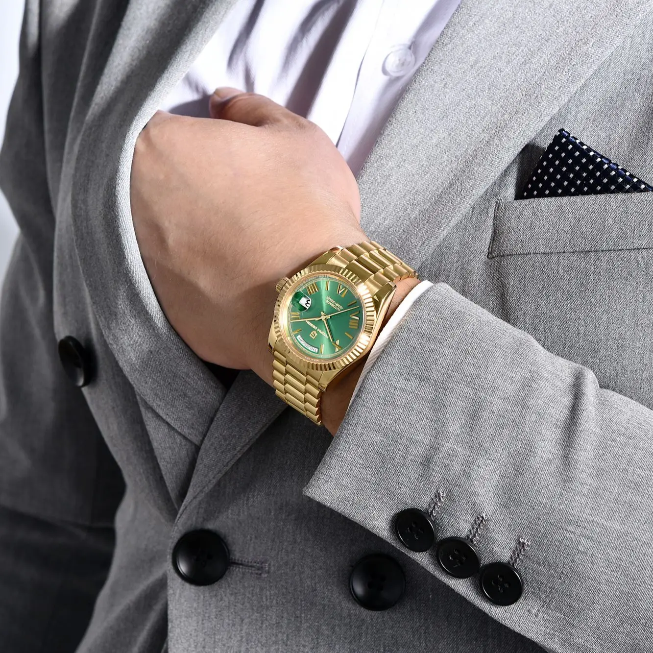 Montre Homme Automatique PAGANI DESIGN DD36 Or Vert V2 Luxe Saphir Montre Pagani Design DD36 au poignet, élégante et moderne