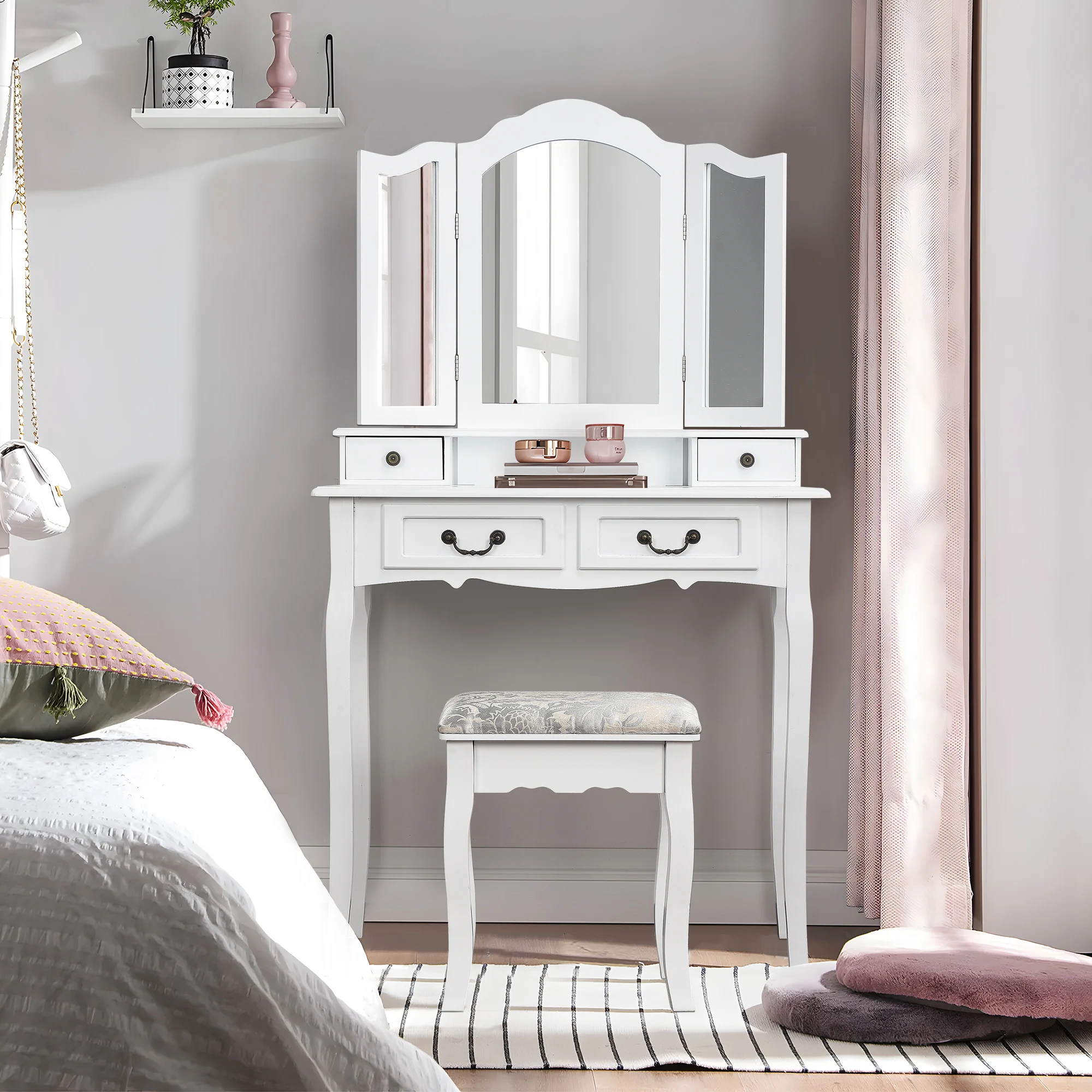 Coiffeuse Miroir Triple & Tabouret Rembourré - Rangement Maquillage Moderne Détail du miroir triple de la coiffeuse et des tiroirs supérieurs