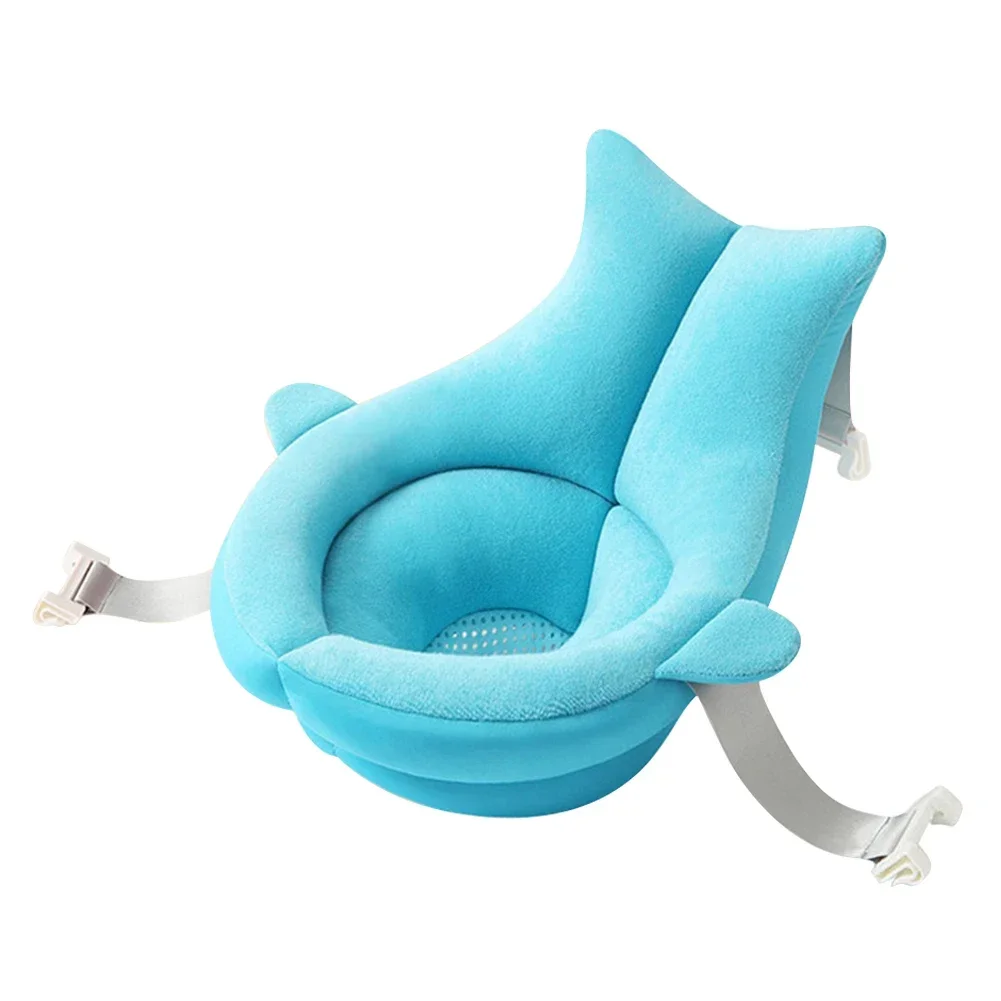 Coussin de bain bébé flottant dans une baignoire, vue d