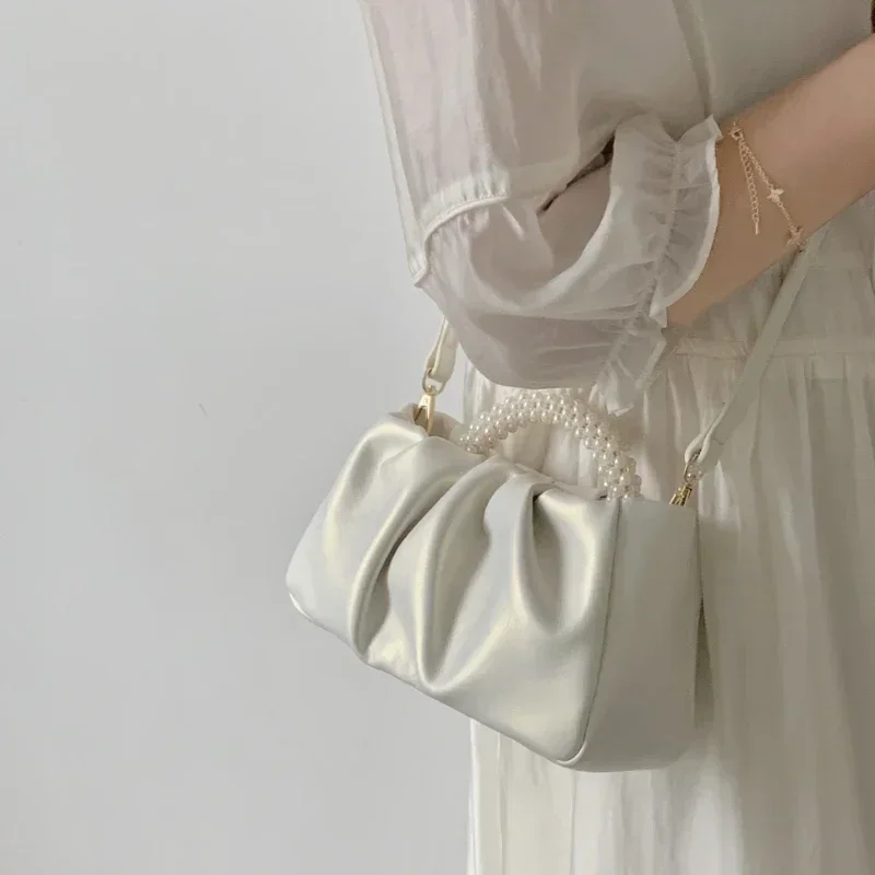 Pochette Soirée Femme Perles - Sac à Main Élégant Bandoulière Carré Pochette carrée avec poignée en perles, vue de côté