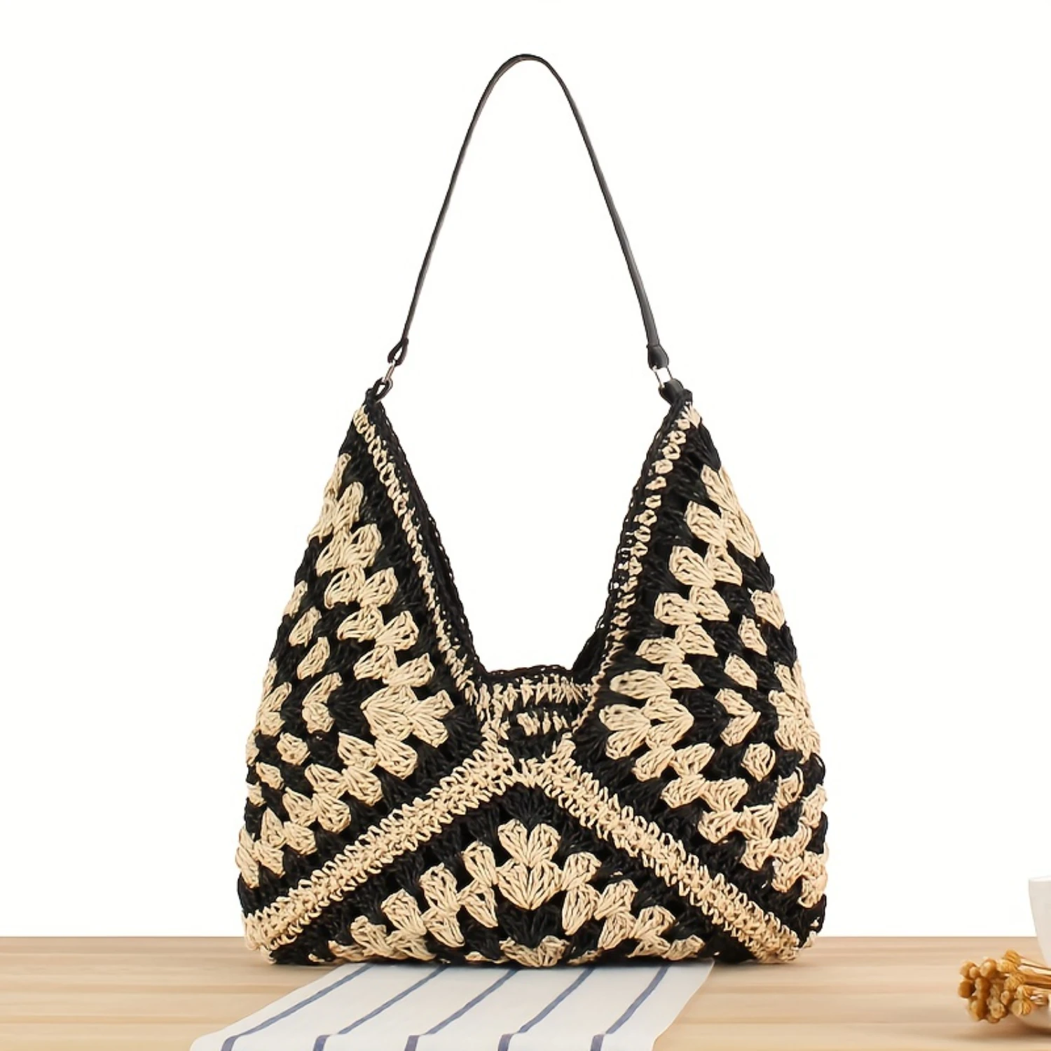 Sac Hobo en paille tressée, vue de face