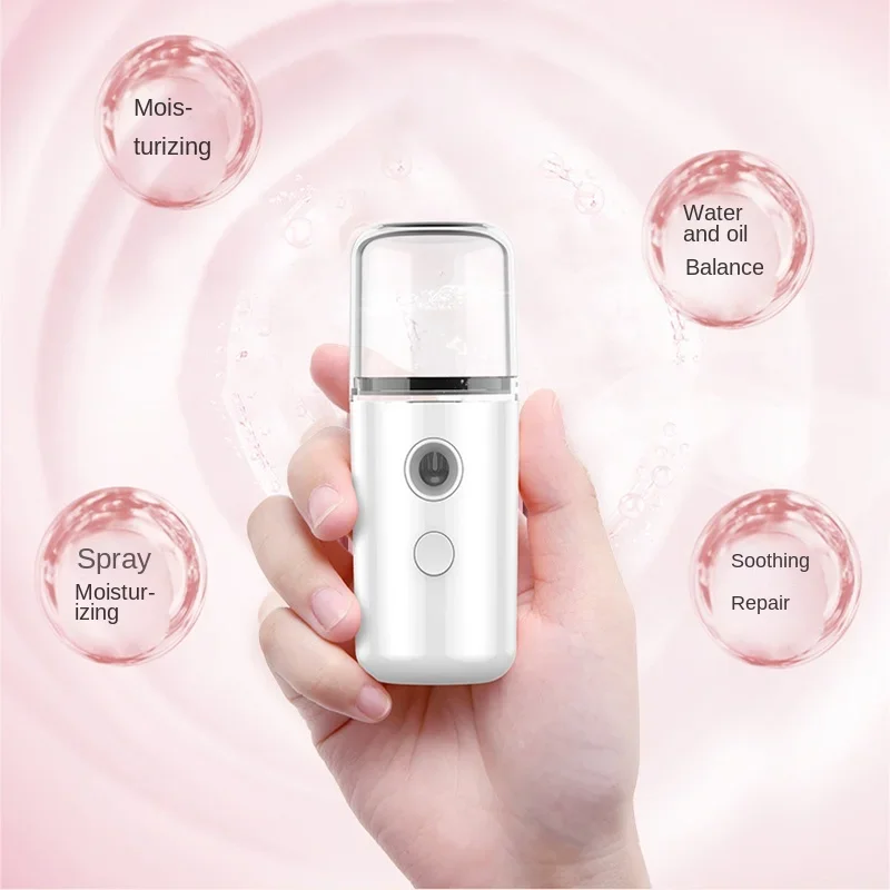 Vaporisateur facial en main avec un design moderne