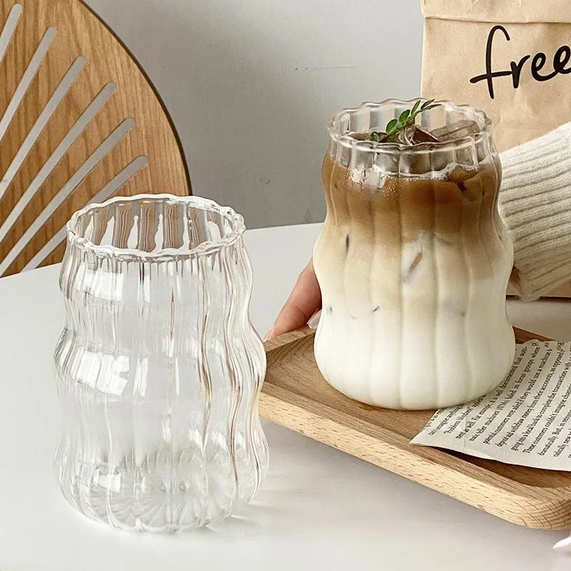 Verre transparent pour boissons glacées, forme ondulée créative