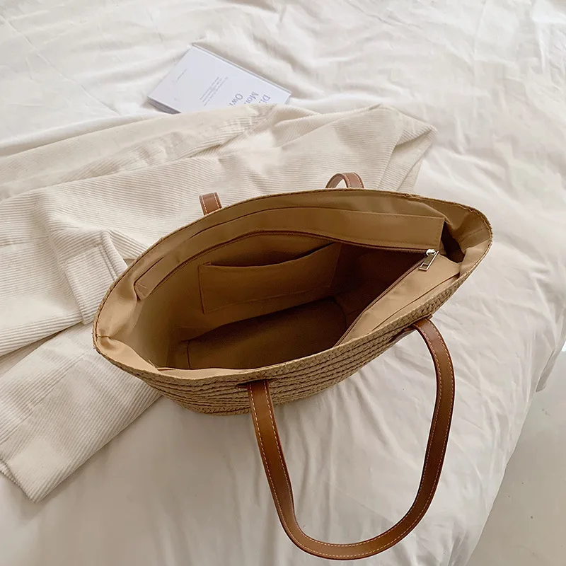 Mode femme, sac en paille pour un look élégant