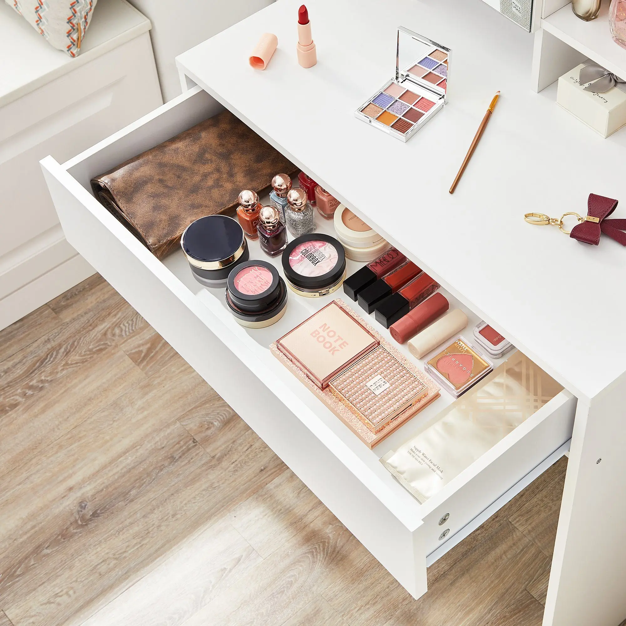 Coiffeuse VASAGLE avec Miroir & Rangements - Blanc Élégant Coiffeuse VASAGLE blanche avec miroir inclinable et rangements