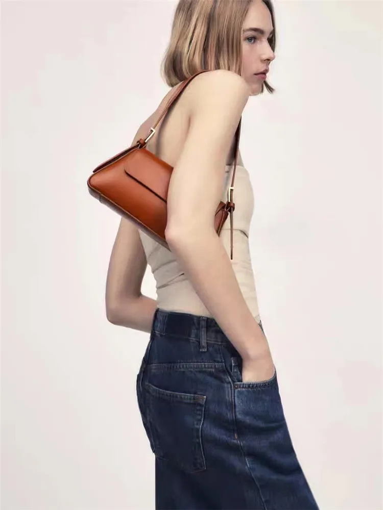 Sac Bandoulière Noir à Rabat Femme - Pochette Carrée Chic Quotidien Détail sac à main carré noir en similicuir PU