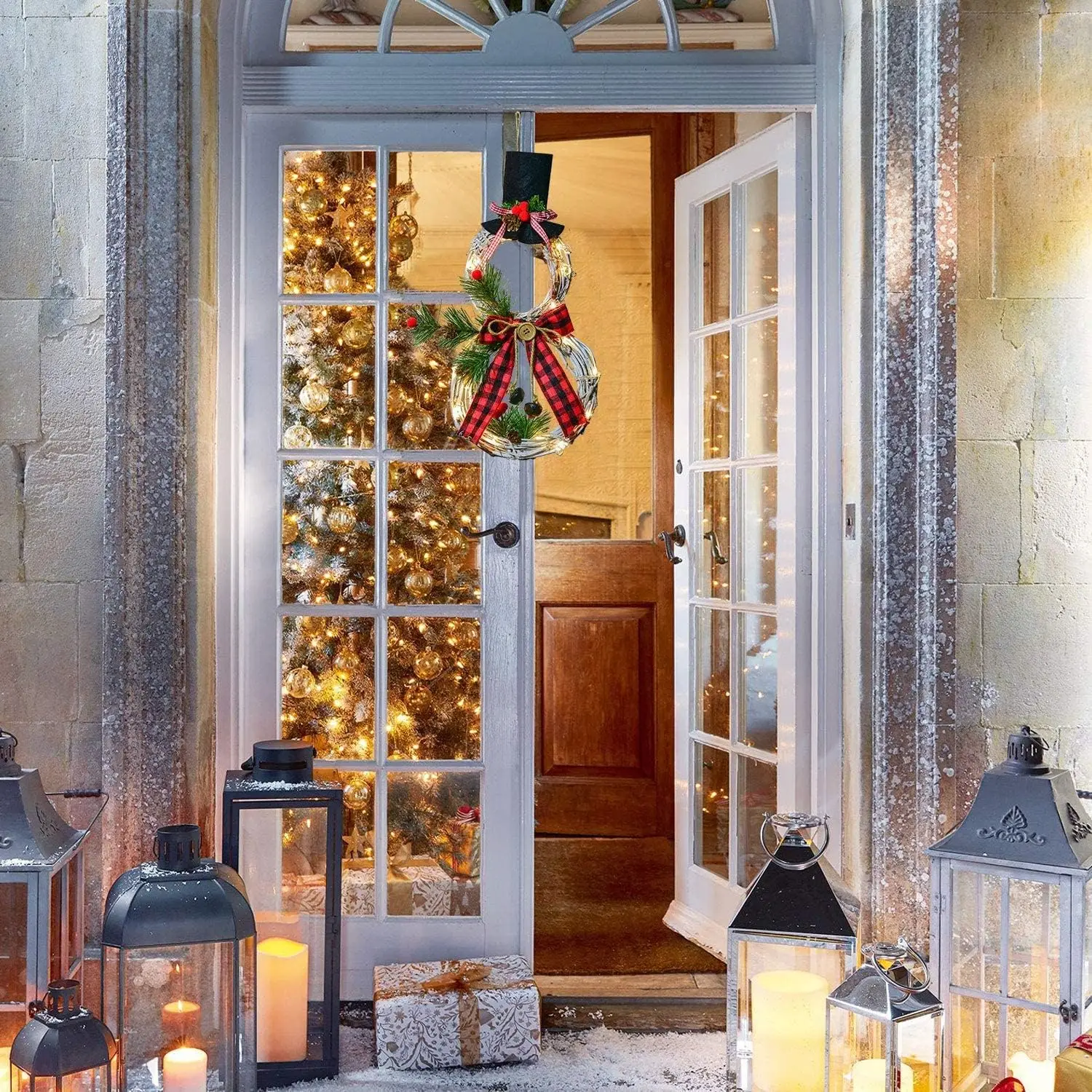 Matériaux naturels de la couronne de Noël en rotin