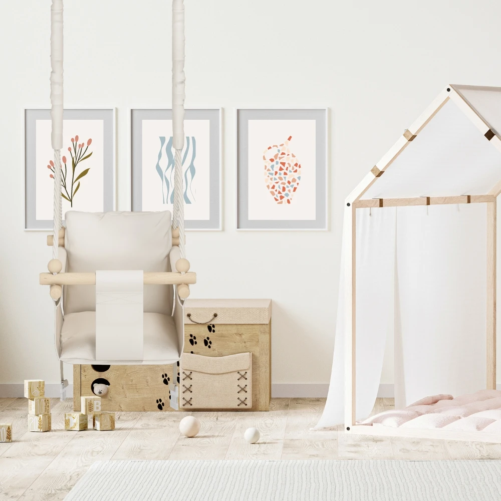 Balançoire bébé suspendue dans une chambre d'enfant