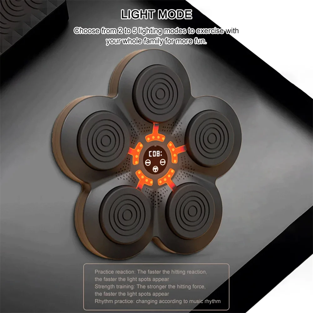 Vue rapprochée de la machine de boxe murale et ses commandes