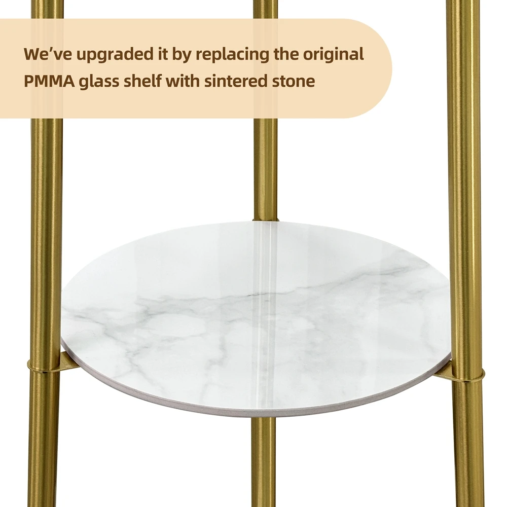 Lampadaire avec étagères dans un salon moderne