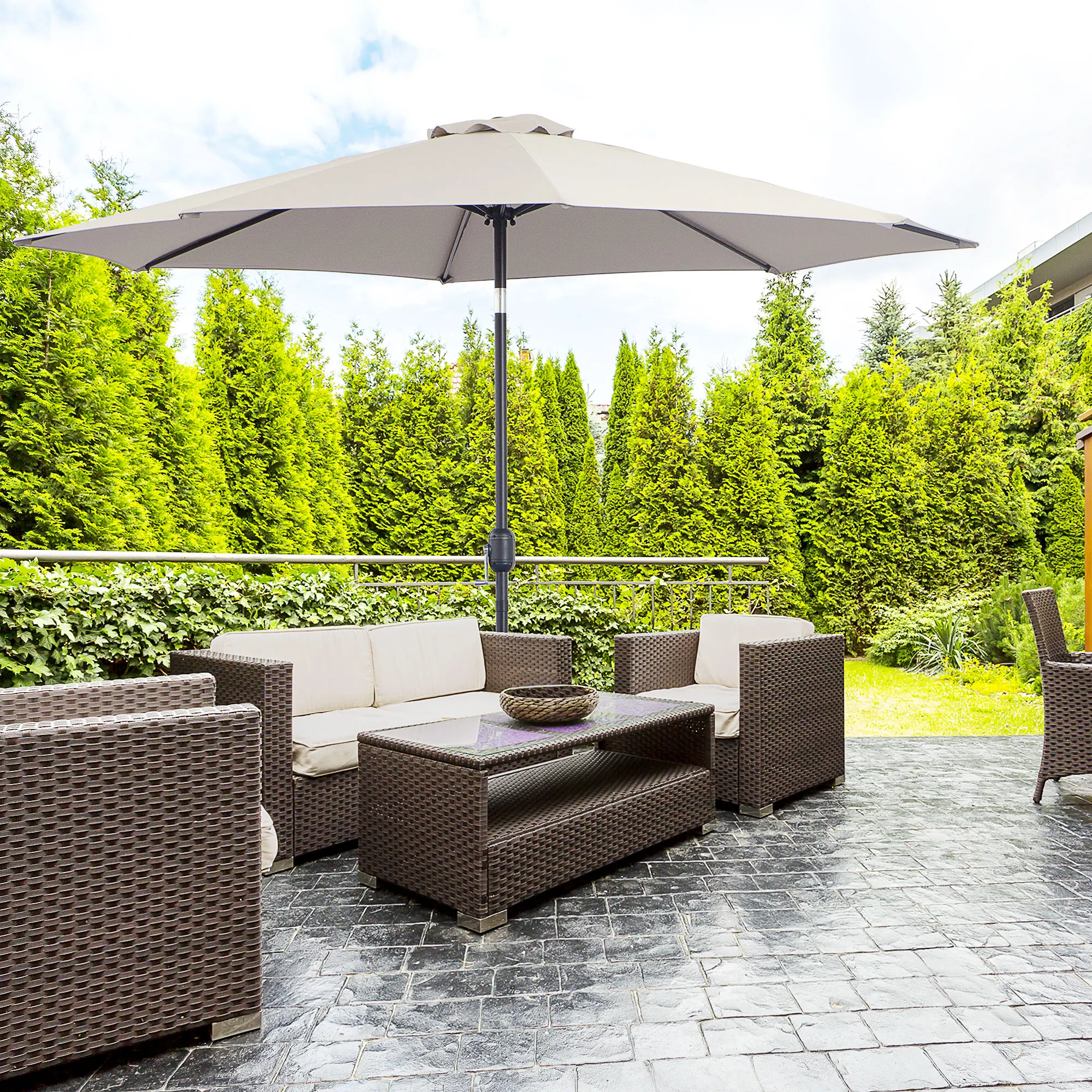 Mécanisme à manivelle d'un parasol de jardin pour une ouverture facile