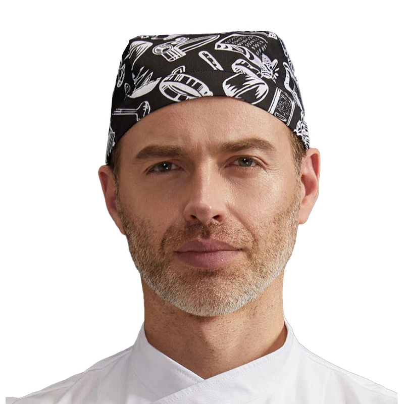 Homme portant un chapeau de chef blanc