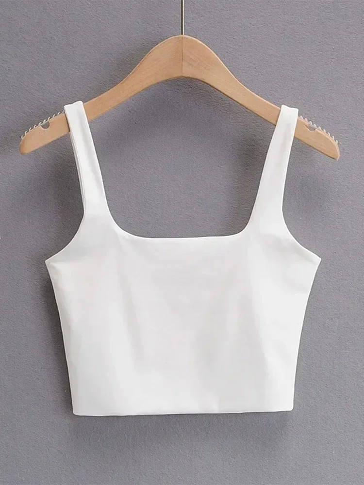 Série de débardeurs col carré dans différentes couleurs