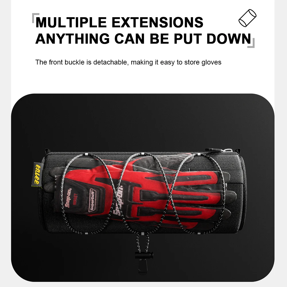 Gros plan sur les bandes réfléchissantes de la sacoche pour une sécurité accrue