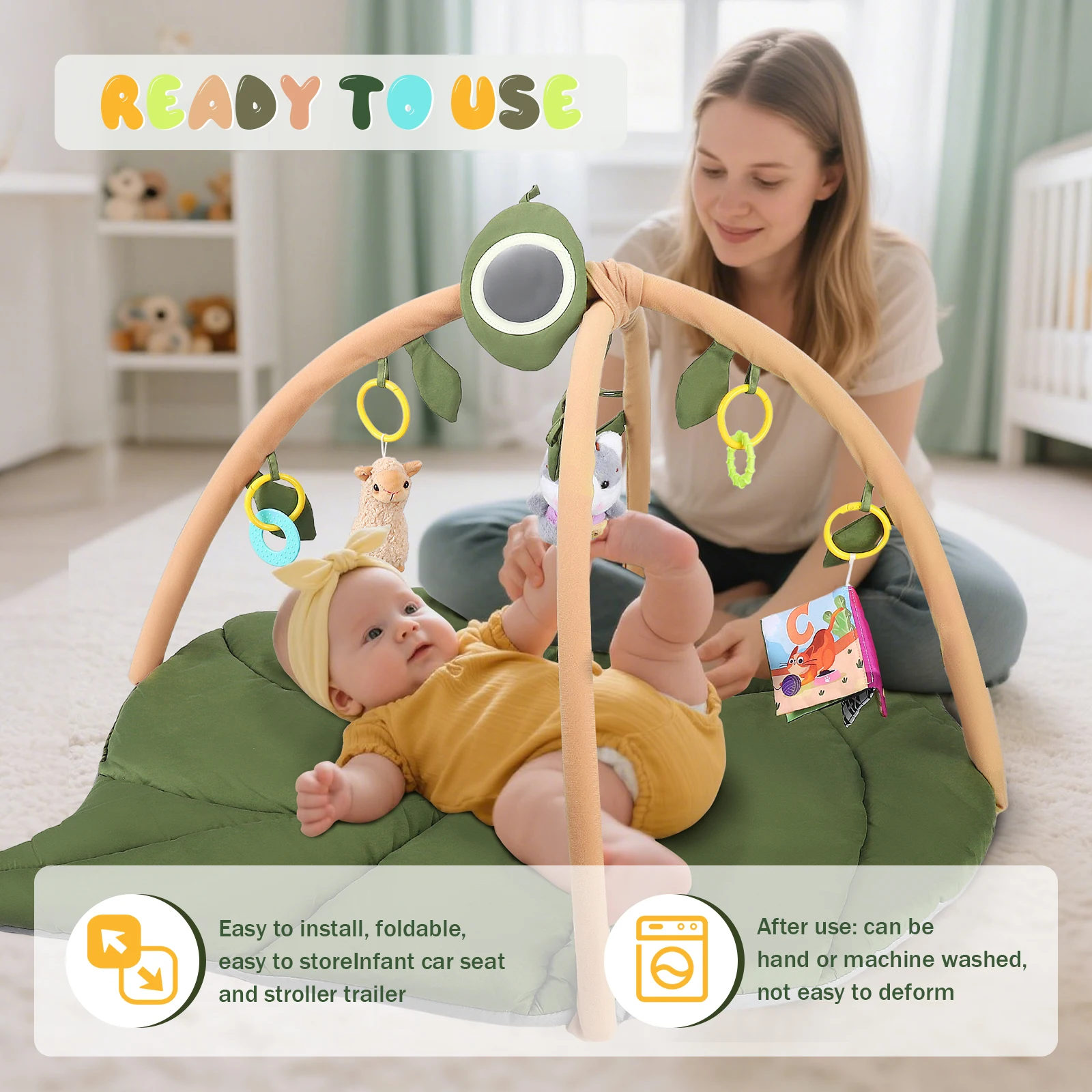 Différents jouets en tissu amovibles du tapis d'éveil