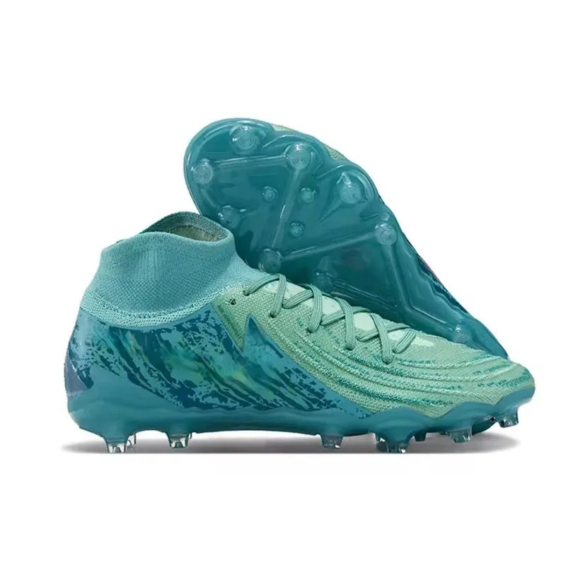 Détail de la semelle AG des chaussures de foot