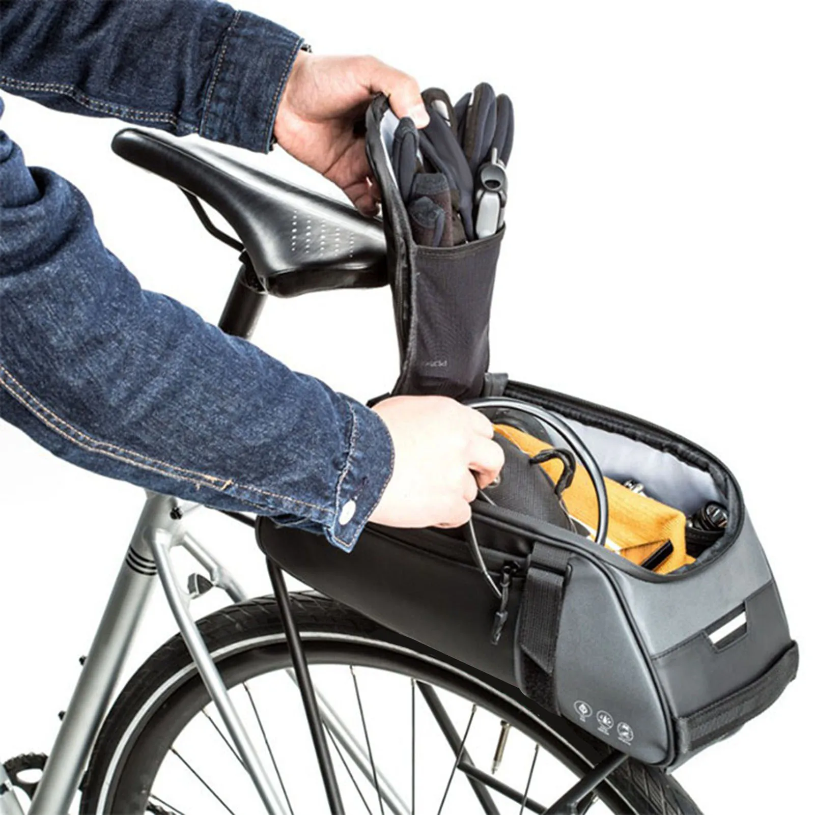 Sacoche de porte-bagages arrière de vélo installée sur un vélo