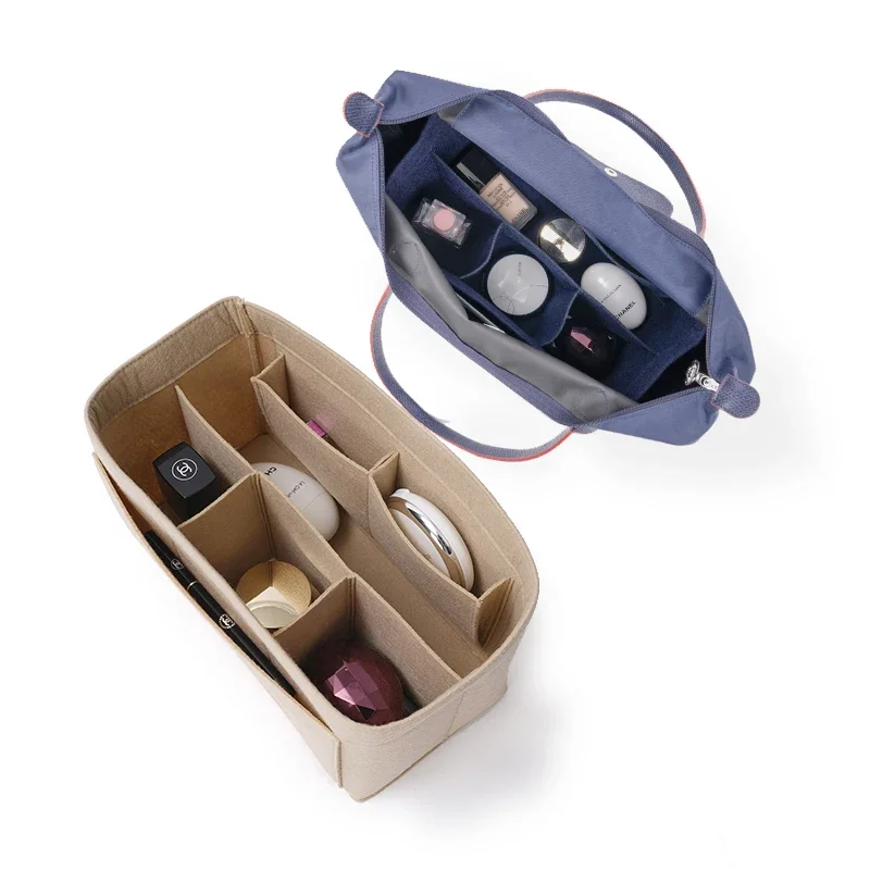 Intérieur d'un sac à main avec organisateur en feutre