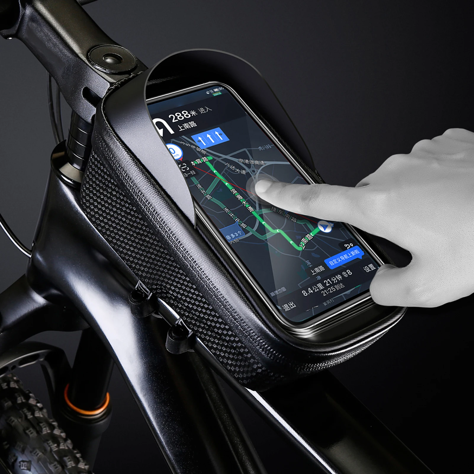 Vue de face de la sacoche vélo avec un smartphone visible derrière l'écran tactile