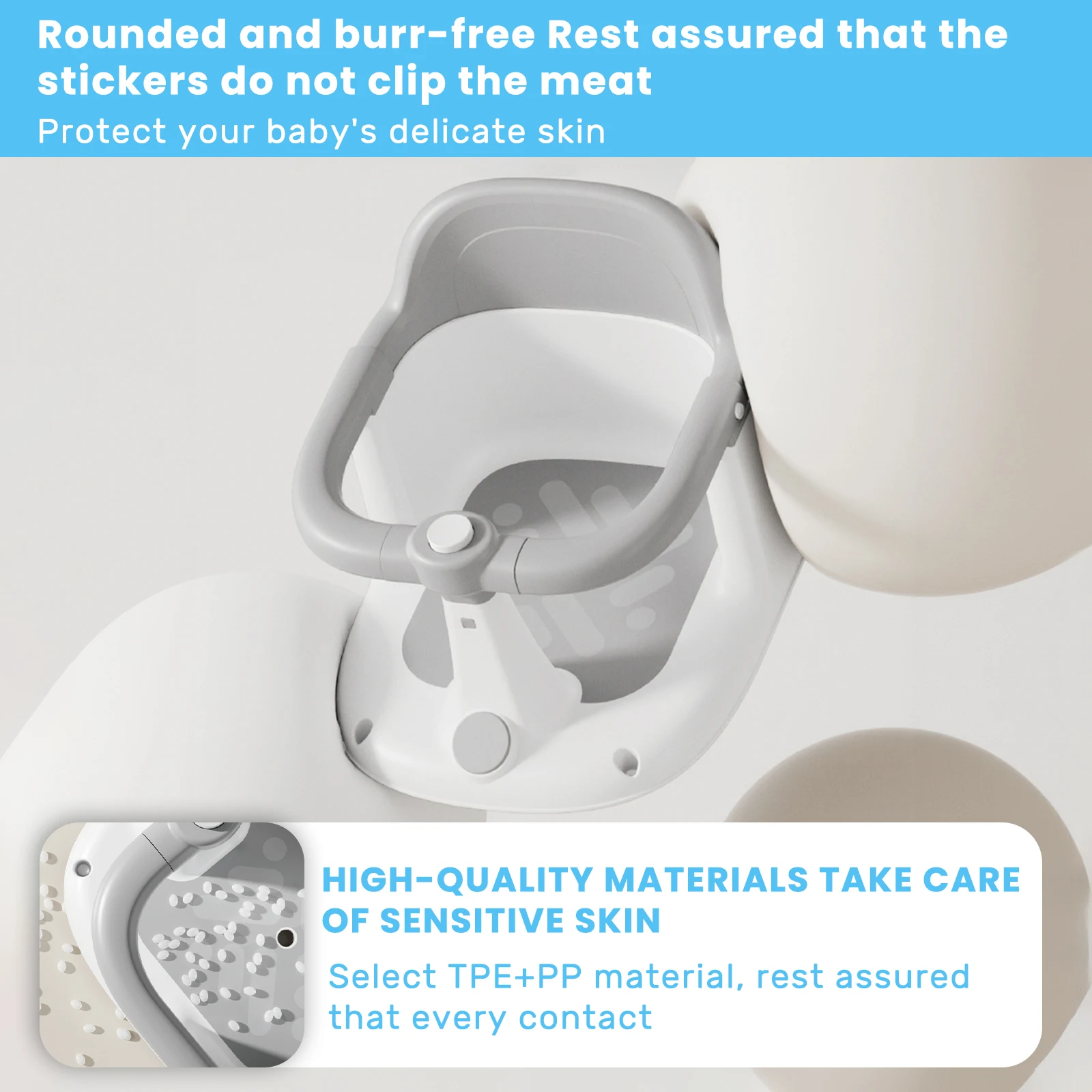 Siège de bain bébé ergonomique vu de face avec accoudoirs ouverts