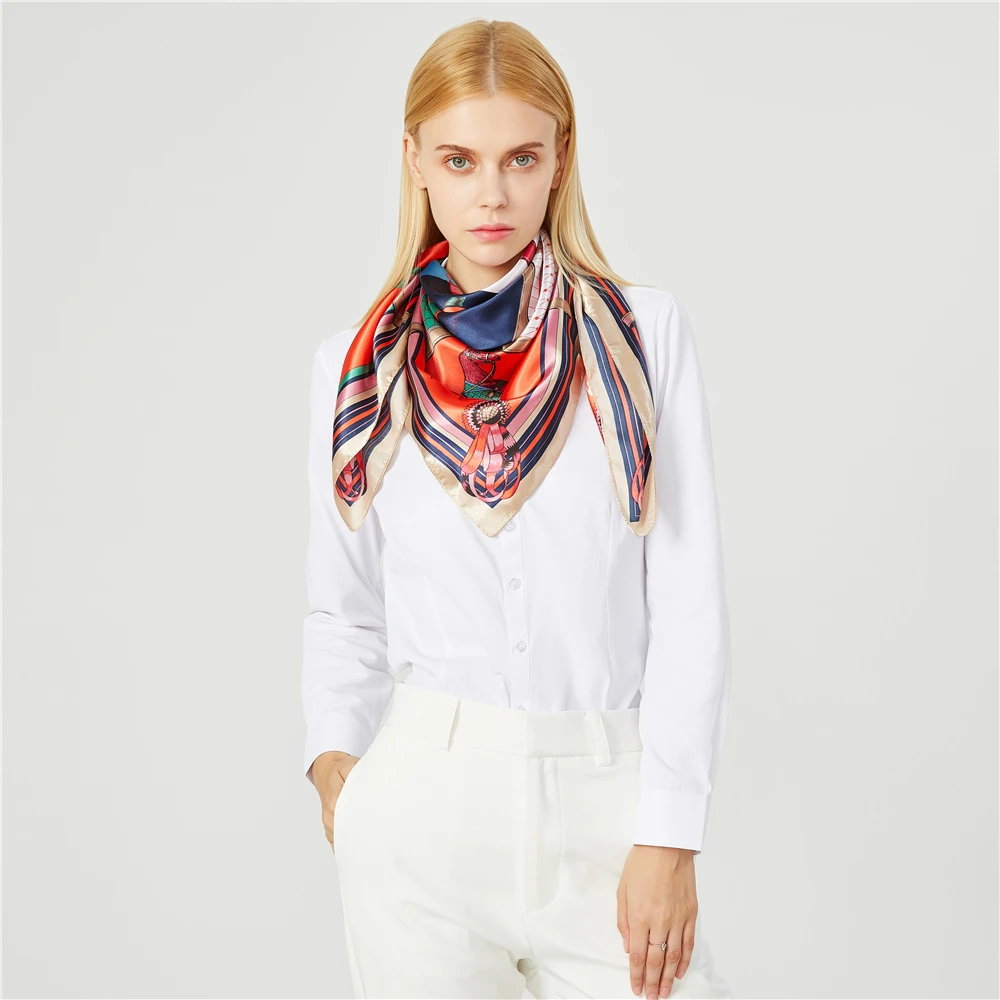 Foulard polyvalent en polyester effet soie avec motif chaîne